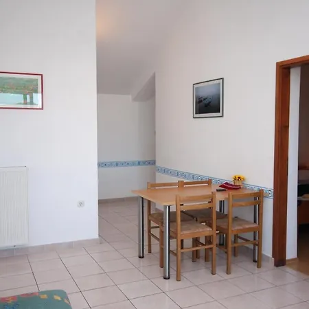 Family Friendly Seaside Jezera, Murter - 9502 Appartement Jezera